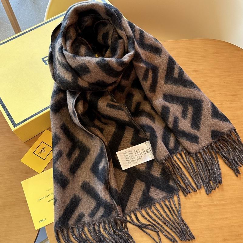 Fendi 45X170cm 100%羊绒 E23